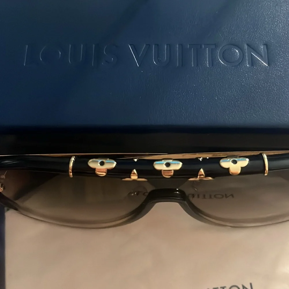 Good condition Rare Louis Vuitton Boogie Nights Sunglasses